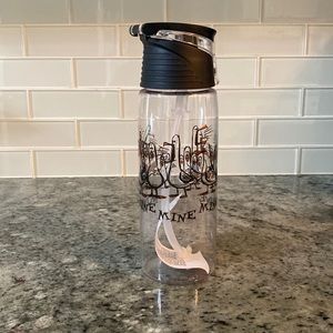 Brand new Disney “MINE” Finding Dory straw cup